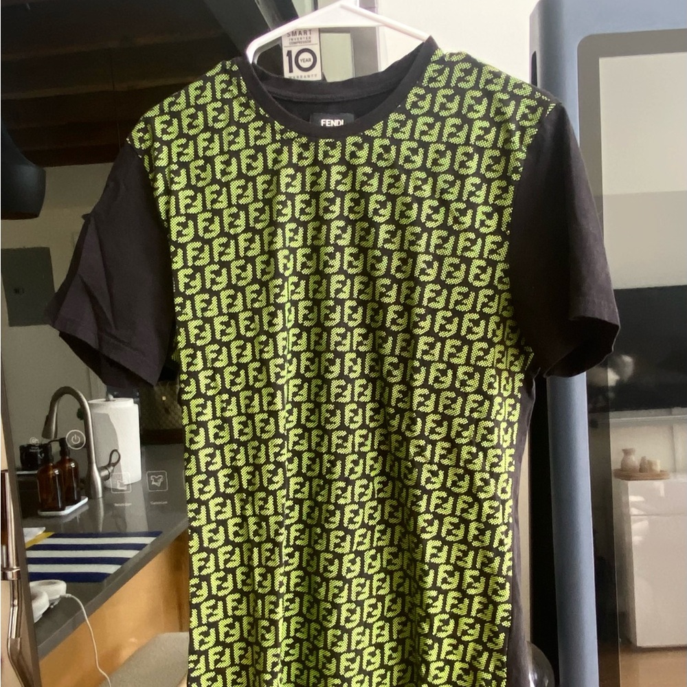 Fendi Men’s Logo T-Shirt EUC